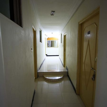 Oyo Hotel Blue Diamond Ahmedabad Extérieur photo