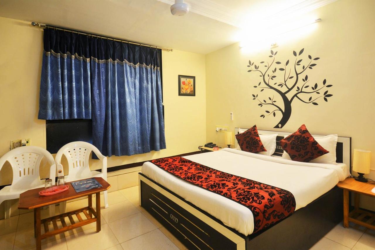 Oyo Hotel Blue Diamond Ahmedabad Extérieur photo