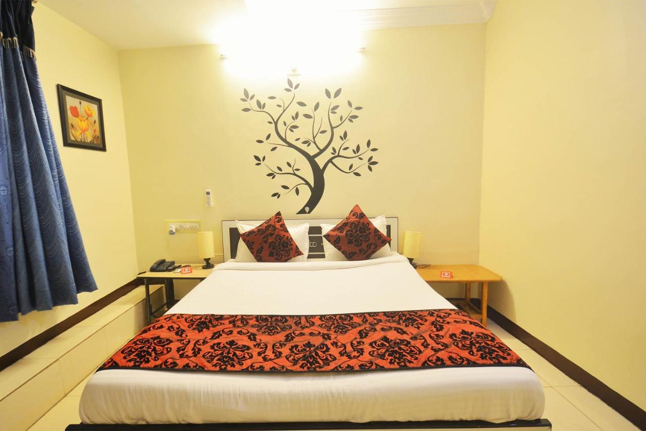 Oyo Hotel Blue Diamond Ahmedabad Extérieur photo