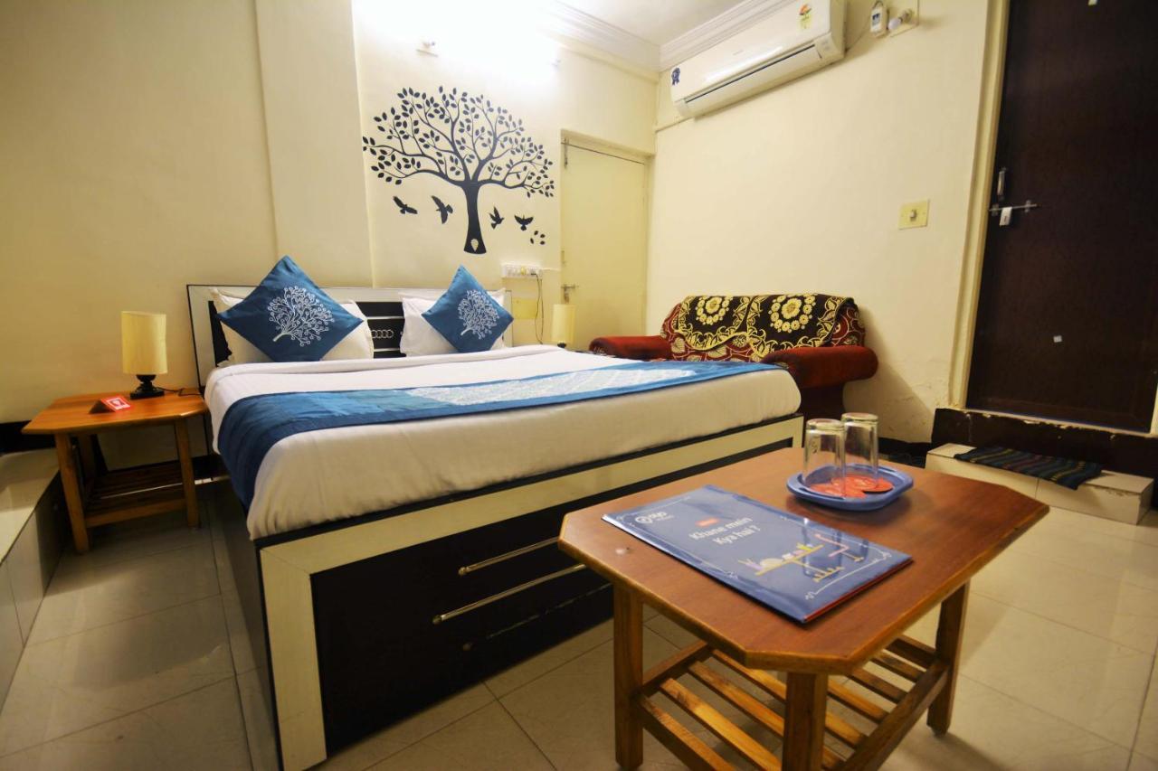 Oyo Hotel Blue Diamond Ahmedabad Extérieur photo