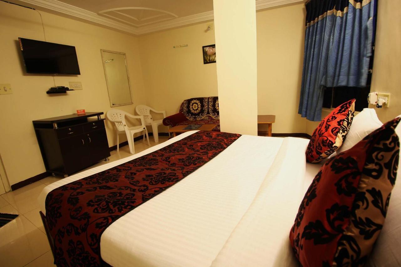 Oyo Hotel Blue Diamond Ahmedabad Extérieur photo